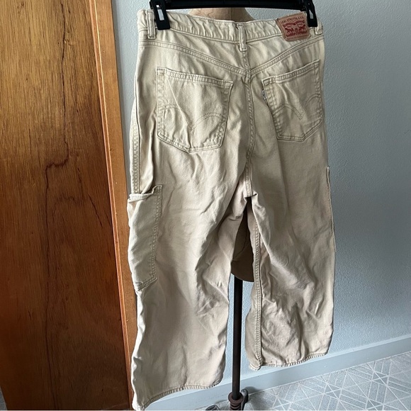 LEVIS sz 29 HIGH WAISTED Wide Leg Crop Khaki Color Jeans Cargo Pockets - Picture 2 of 10